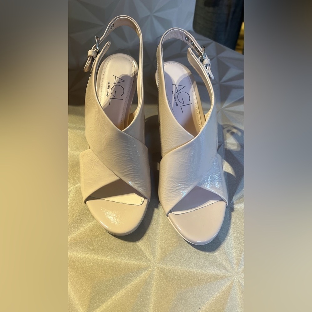 NWT AGL Elegant Cream Slingback Heels - Picture 2 of 9